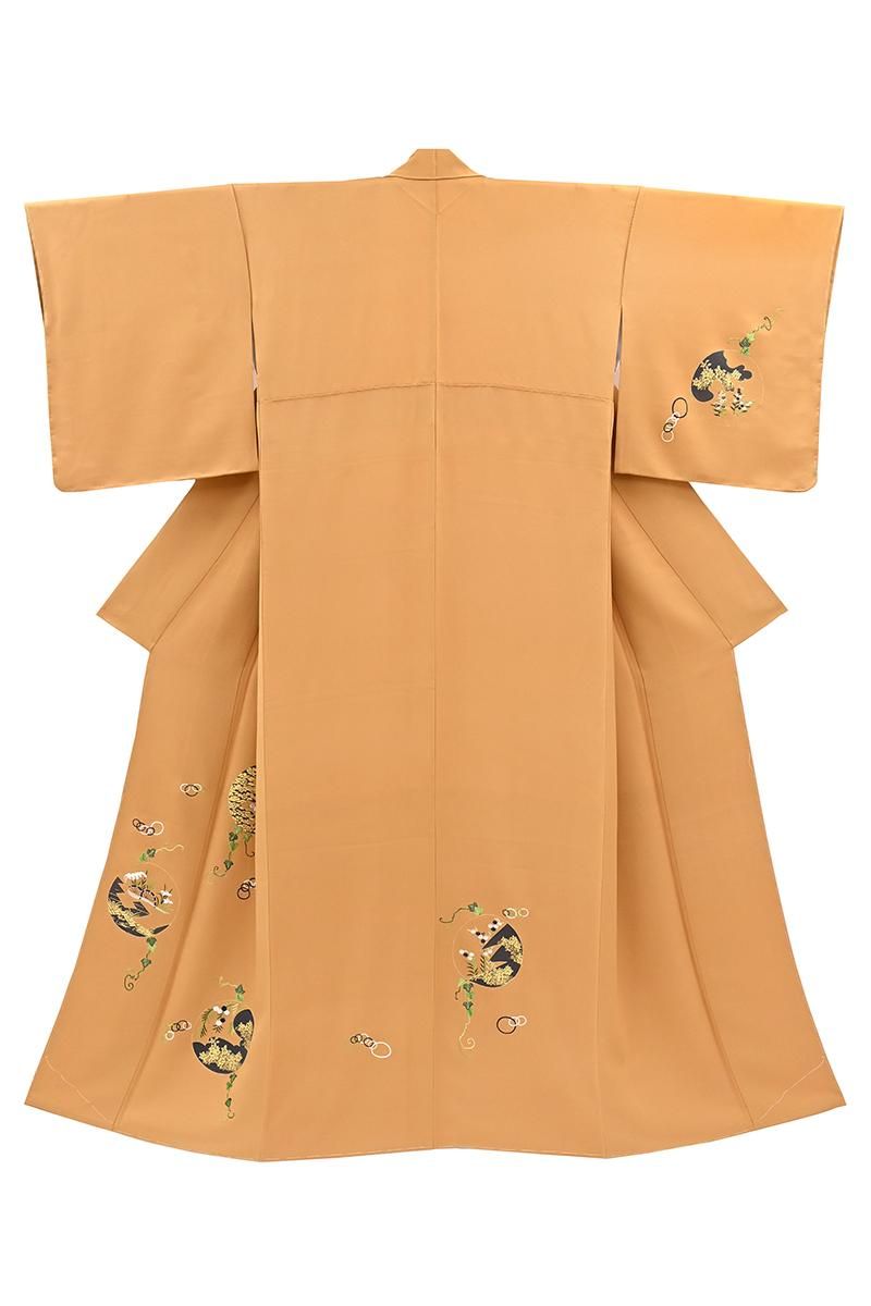 銀座【着物4712】訪問着 淡い紅鬱金色 蔓葉に四季花丸文（畳紙付