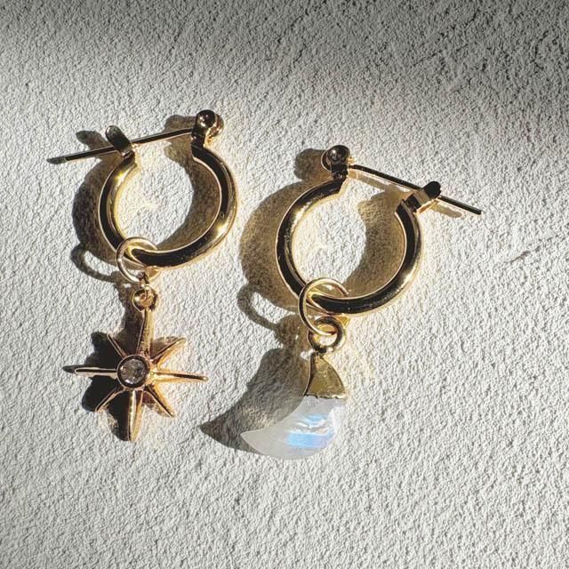 ムーンシェイプレインボームーンストーン【Rainbow Moon Stone】スター