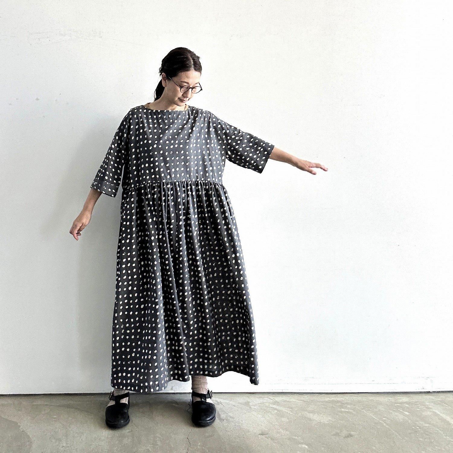 FACTORY ペルー綿ドット柄ギャザーワンピース 24SS-D-14 HACHITEN