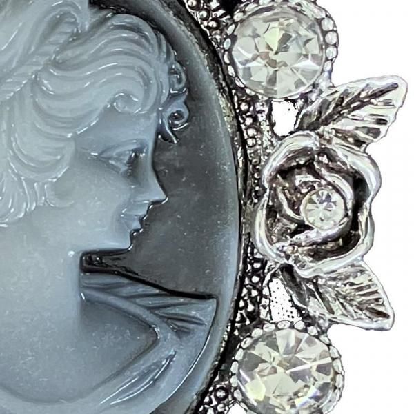 シルバー色枠カメオブローチ 王朝 貴婦人/グレー - トーチジンジャー