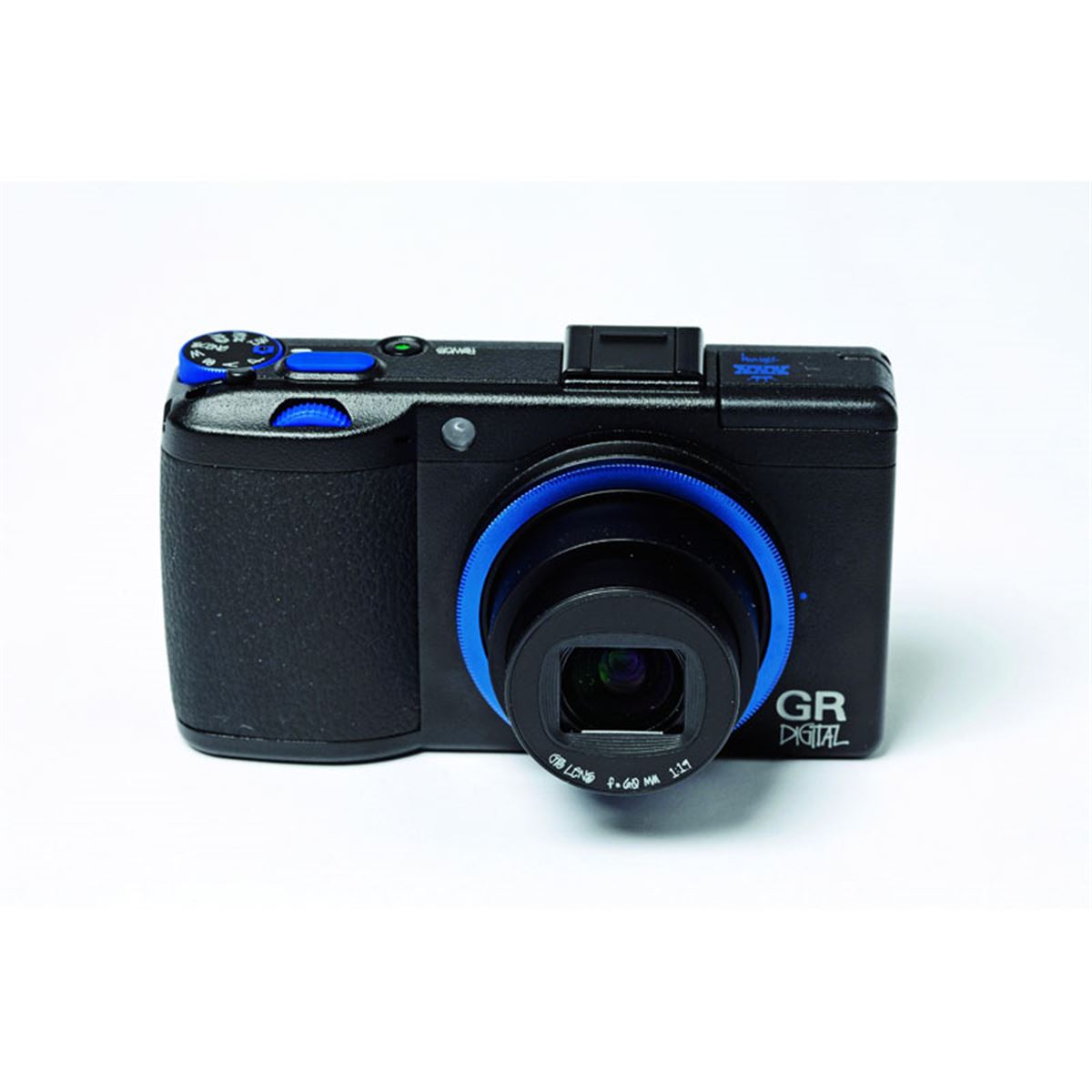 リコー、STUSSYとコラボした「GR DIGITAL III」 - 価格.com