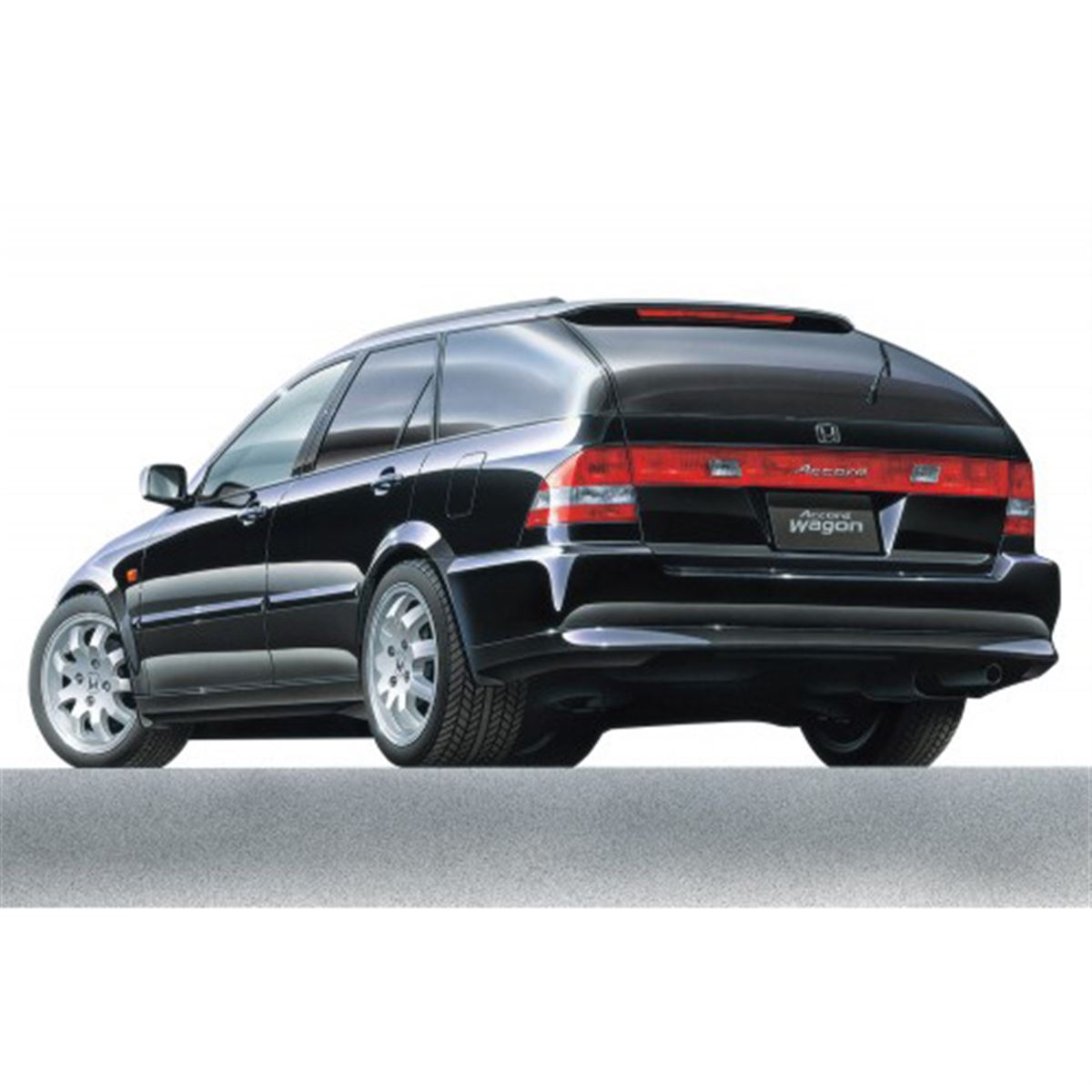 AOSHIMA、2000年式のCF6後期型「ホンダ アコードワゴン」を再現した1