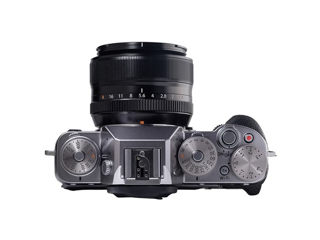 富士フイルム、「X-T1」に重厚感があるグラファイトシルバーを追加