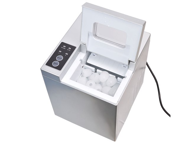 水を入れて最速6分で氷を生成、コンパクトな卓上製氷機「IceGolon