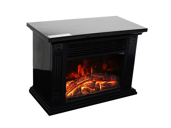 暖かみのある“疑似炎”が揺らめく、アンティークな暖炉型電気ファン