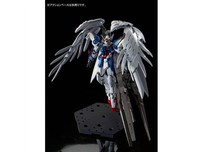 ドライツバーク装備のガンプラ「ウイングガンダムゼロ EW チタニウム