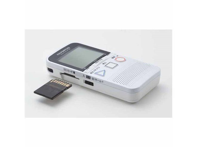 オリンパス、大きなボタンや音声ガイド搭載のICレコーダー「Voice-Trek