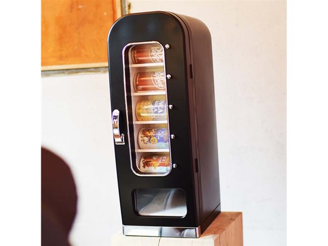 サンコー、“自動販売機のようなギミック”を備えた保冷庫「俺の自販機