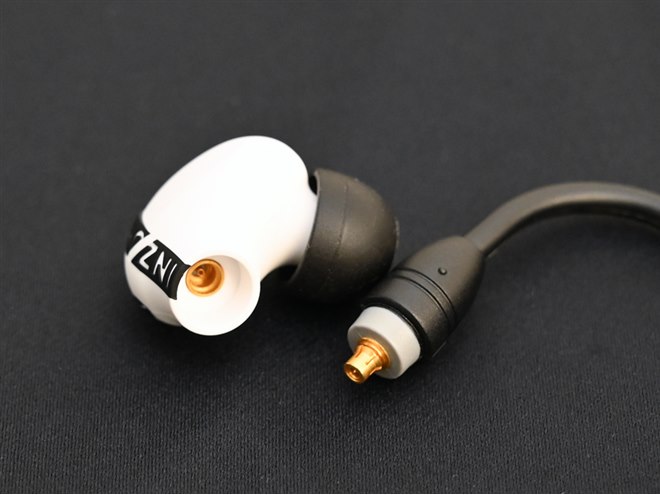 ソニー、INZONE初の有線ゲーミングイヤホン「INZONE E9」 - 価格.com