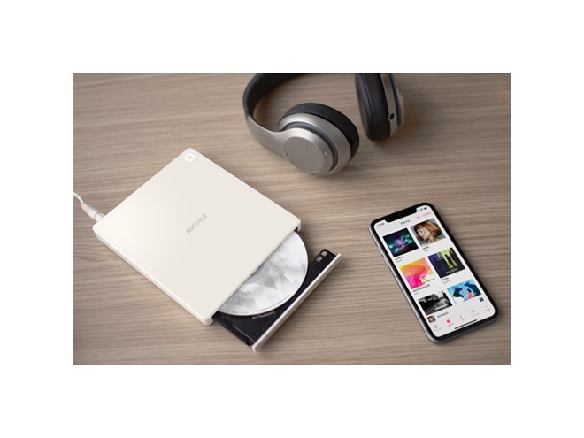 バッファロー、CD楽曲を直接スマホに取り込むCDレコーダー「ラクレコ