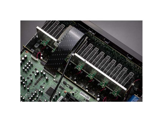 デノン、7.2ch AVアンプ「AVR-X1800H」を10月上旬から110,000円で発売