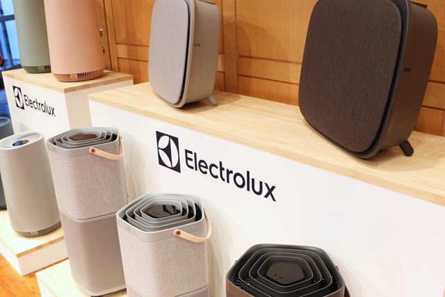 エレクトロラックス Flow A4 FA41-402GY [ライトグレー] 価格比較