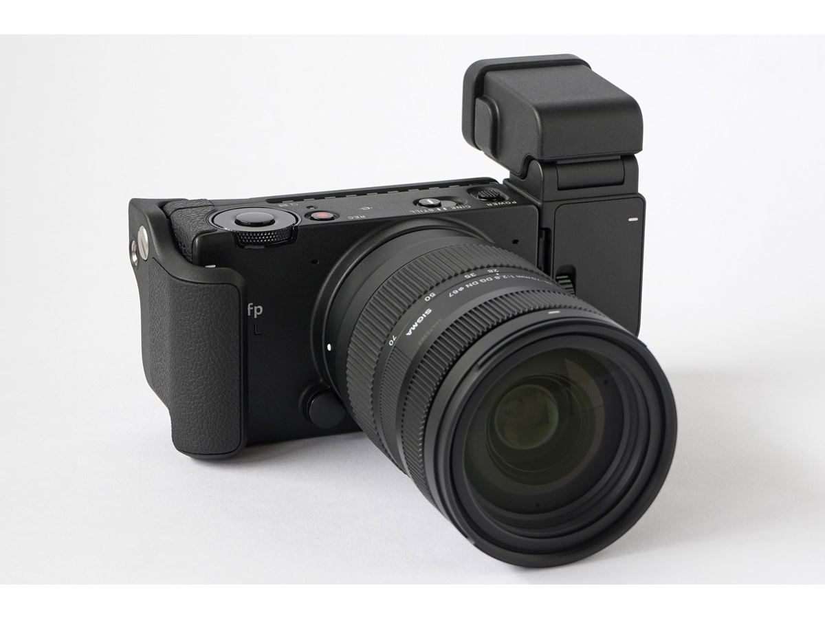 手のひらサイズの6000万画素カメラ。シグマのフルサイズミラーレス「fp