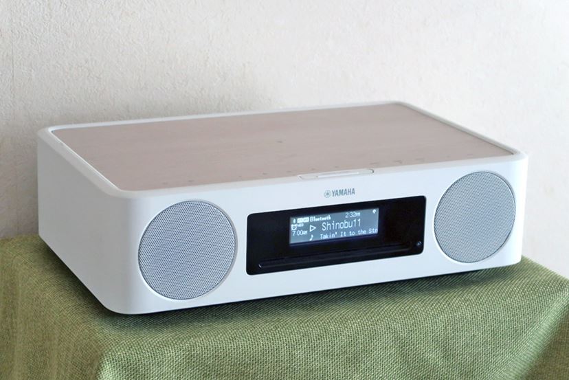 充電しながら音楽再生も！ スマホと好相性なヤマハのコンパクト