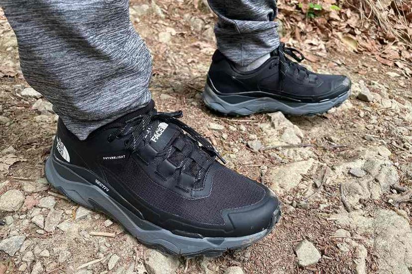 ザ・ノース・フェイスの悪天候対応トレッキングシューズ、10km歩いて