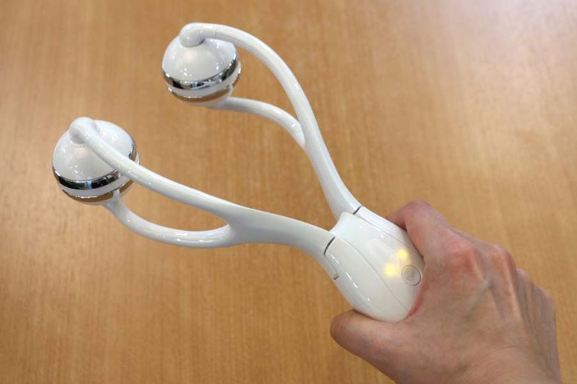 ルルドから、「筋肉博士」のワザを再現した美顔ローラーが登場 - 価格