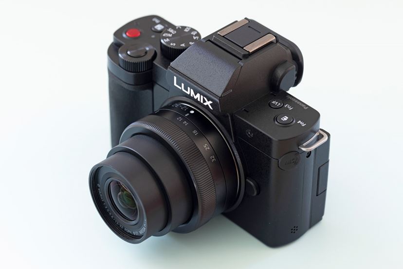 超小型・軽量！ パナソニック「LUMIX G100D」で横浜元町・山手を軽快に