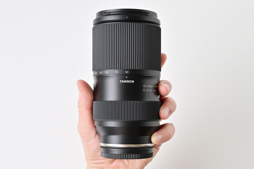 50mmスタートの最軽量・望遠ズームがタムロンから登場！ いち早く