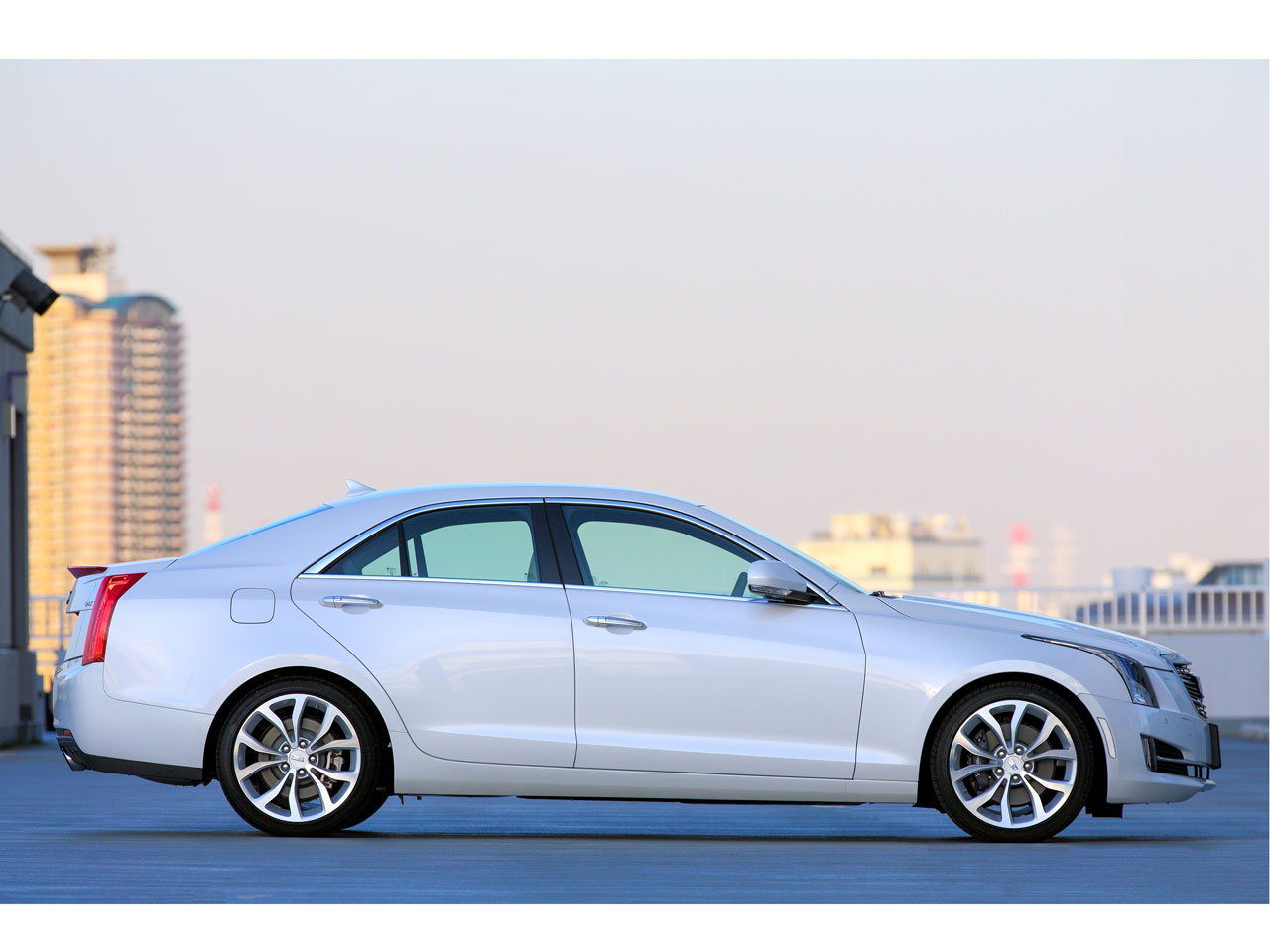 キャデラック ATS 2013年モデル ラグジュアリー スポーツ エディション