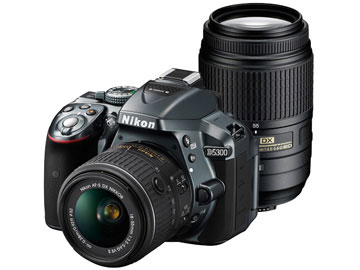 ニコン D5300 ダブルズームキット [レッド] 価格比較 - 価格.com