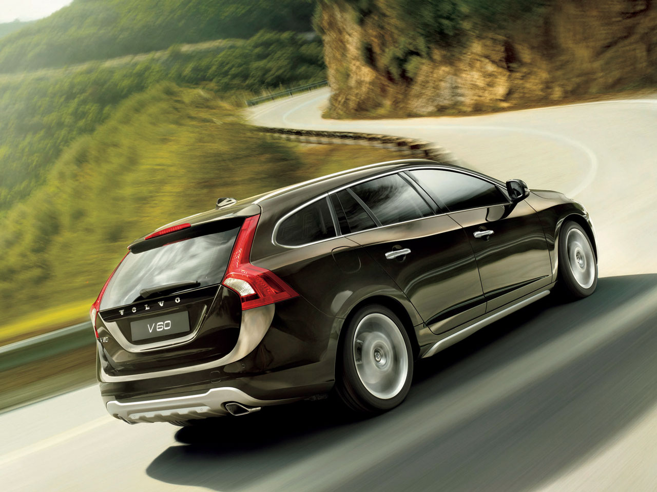 ボルボ V60 2011年モデル T4 R-DESIGNの価格・性能・装備・オプション