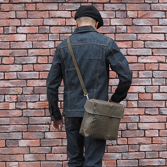 新品 スイス 軍 アーミー バッグ ミリタリー ショルダー ウエスト 軽量