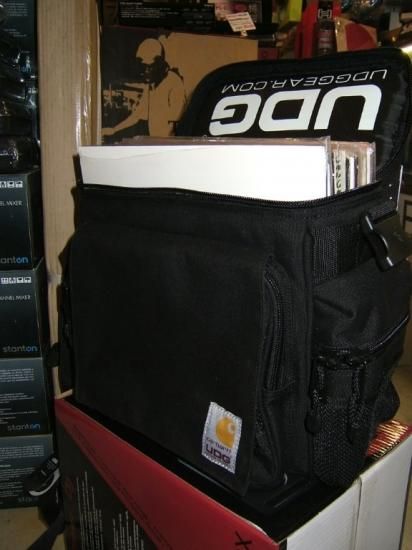 レコードバッグ,UDG、Carhartt & UGG コラボのレコードBag / Max40枚