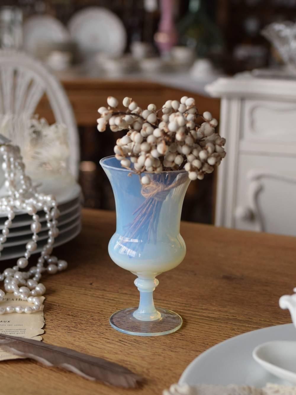 フラワーベース.オパールセントガラス.2 フランスヴィンテージ雑貨