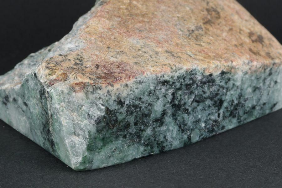 ミャンマー産 翡翠 原石 四面研磨 1.0kg｜天然石 原石 通販 キラリ石