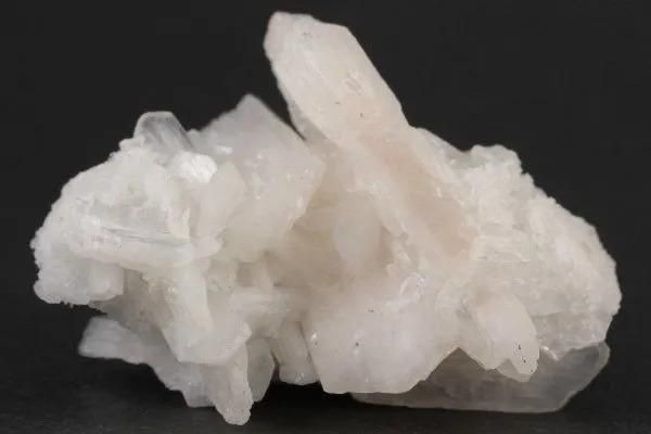 スティルバイト (束沸石) 原石 20.2g｜天然石 原石 通販のキラリ石