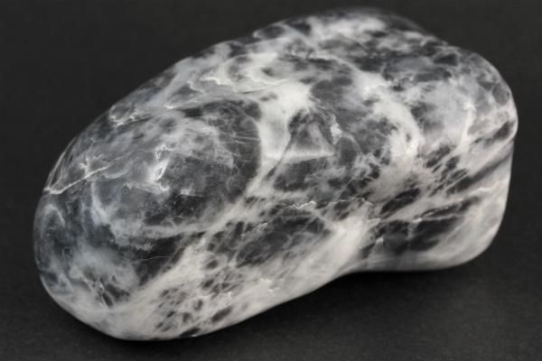 糸魚川産 翡翠 原石 磨き 285g｜天然石 原石 通販のキラリ石