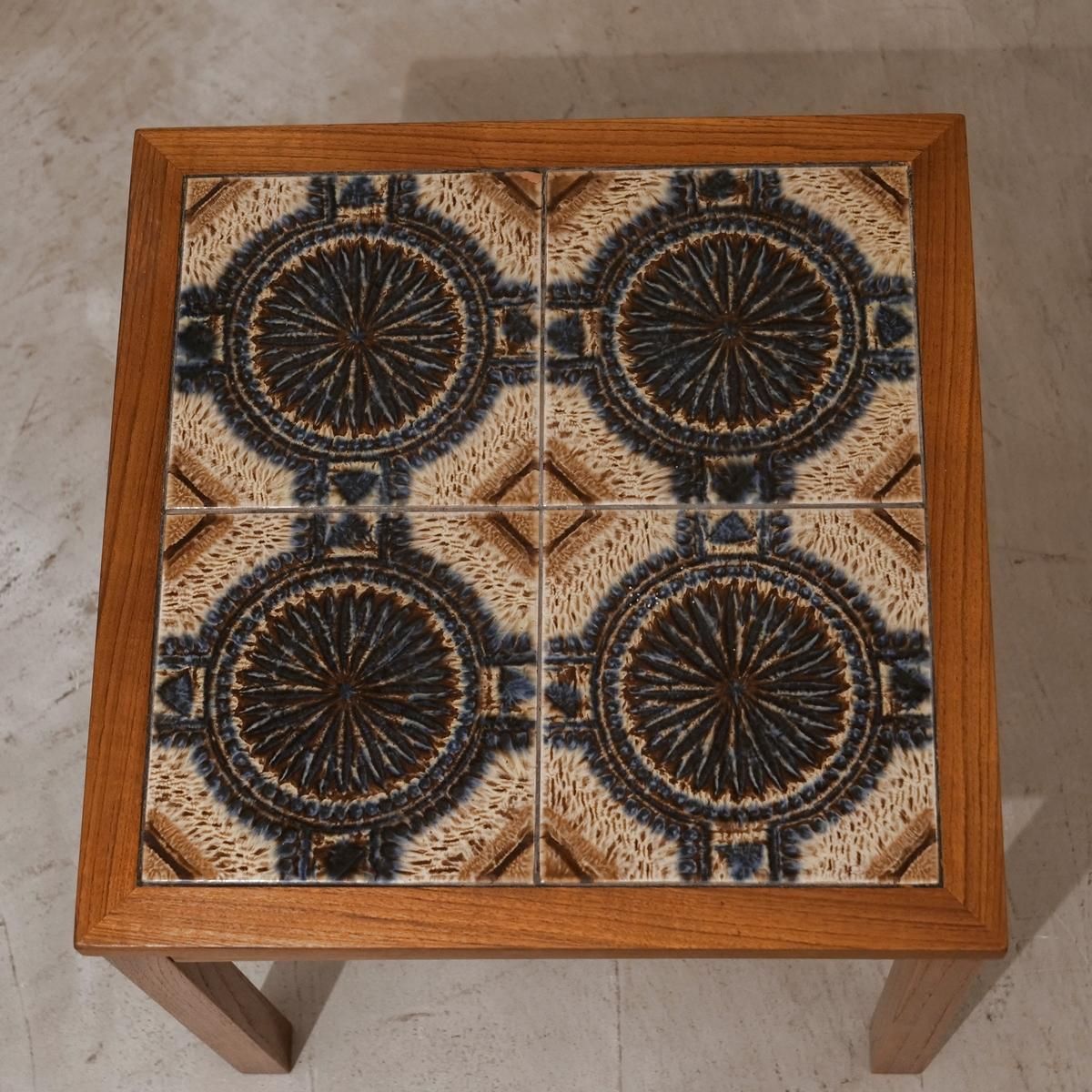 UD16175｜サイドテーブル（磁器タイル・チーク）北欧ビンテージ家具