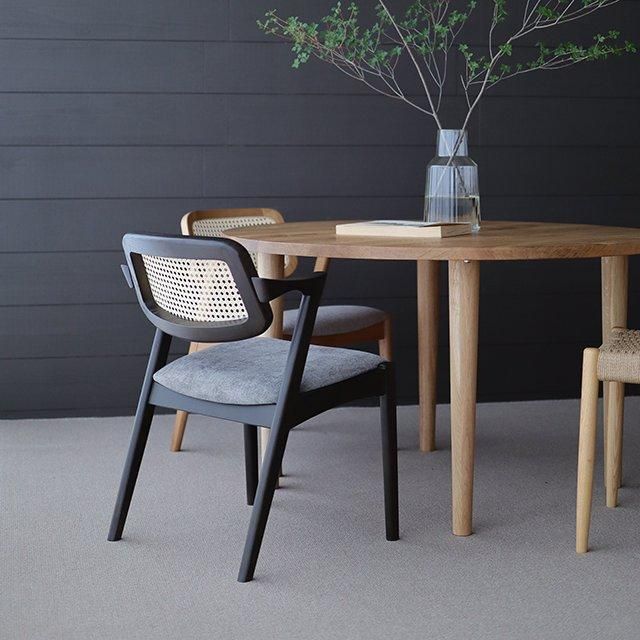 C26ハーフアームチェア（ブラック）