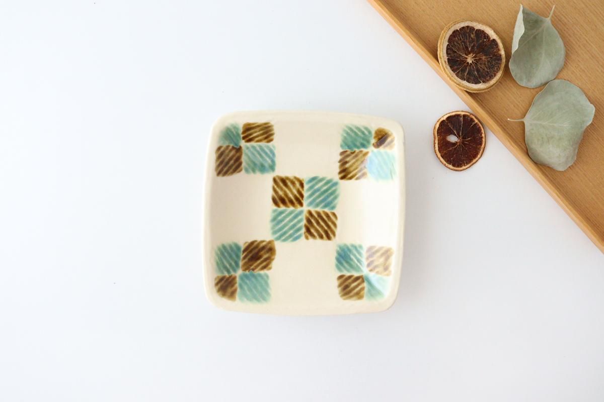 角皿 変形皿 金彩 色絵付け 印判 欠け 窯傷 花文様 ニュウ 歪み 【公式