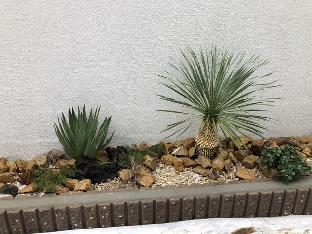 川西市・猪名川町で、ドライガーデン・ロックガーデンの植栽作業はお