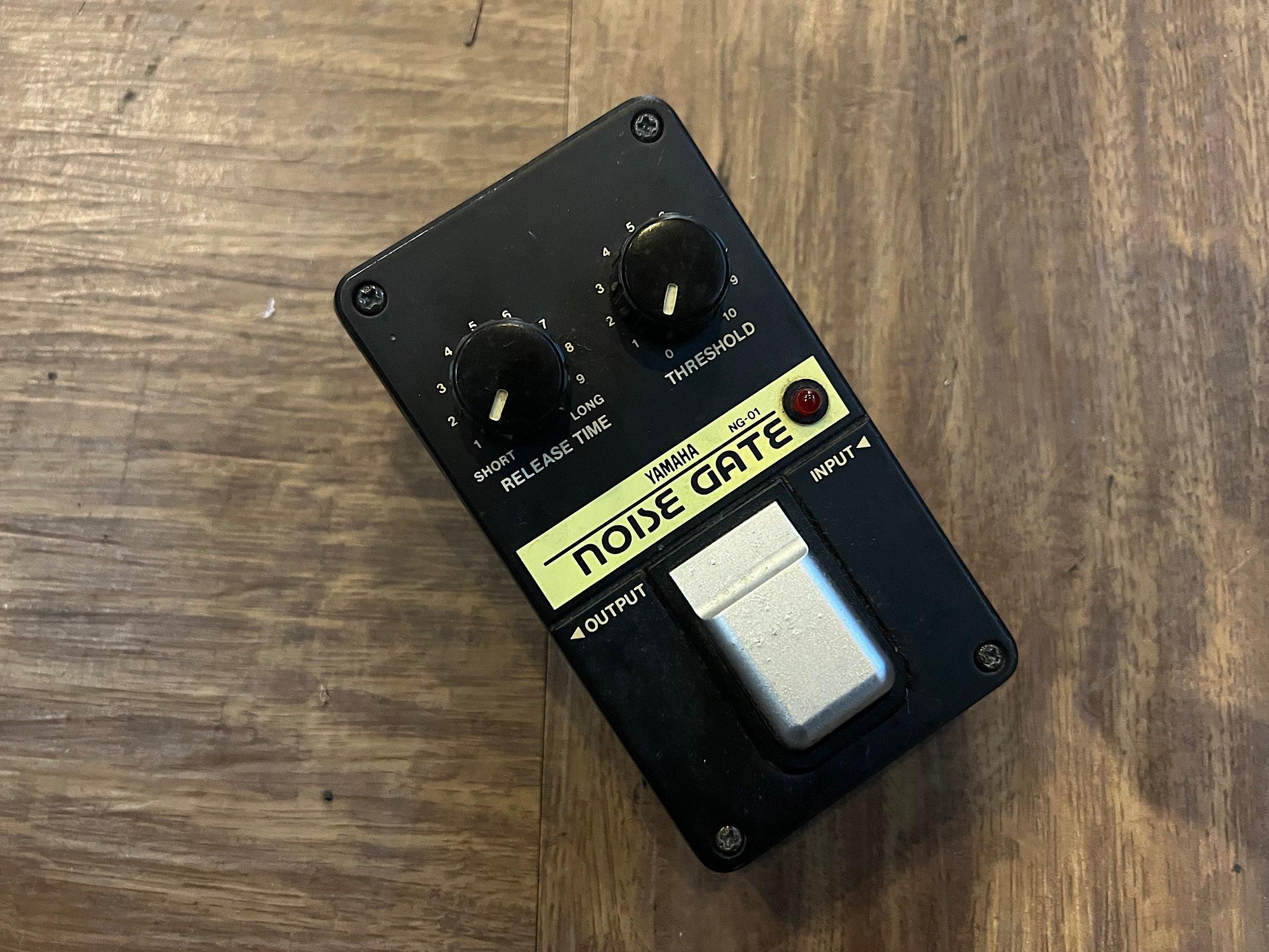 YAMAHA NG-01 80年代ヤマハPSEシリーズのノイズゲートです