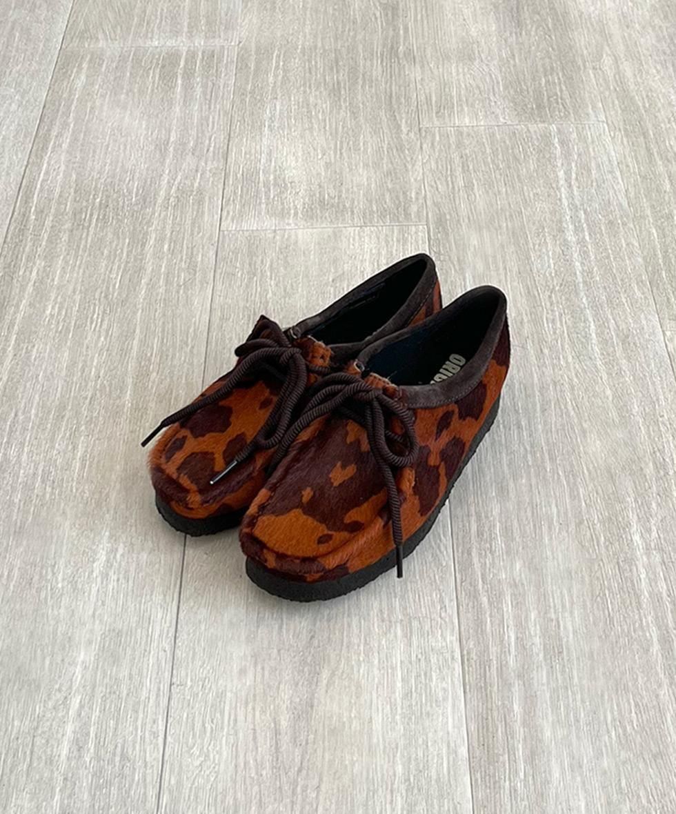 Clarks/ Wallabee (Brown Cow Print)