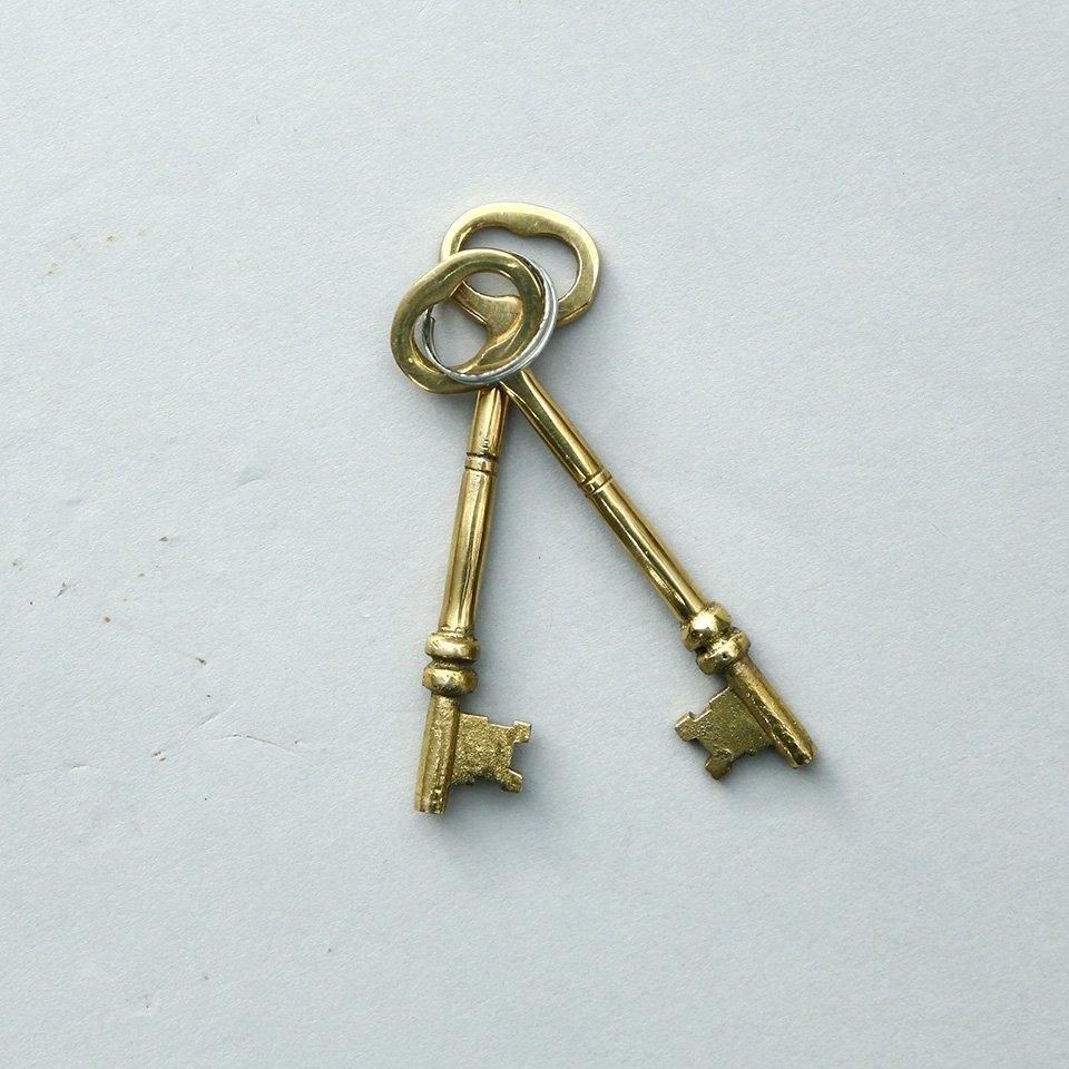 真鍮のドアノブセット 珍しい真鍮の外付けラッチ 室内ワンタッチロック