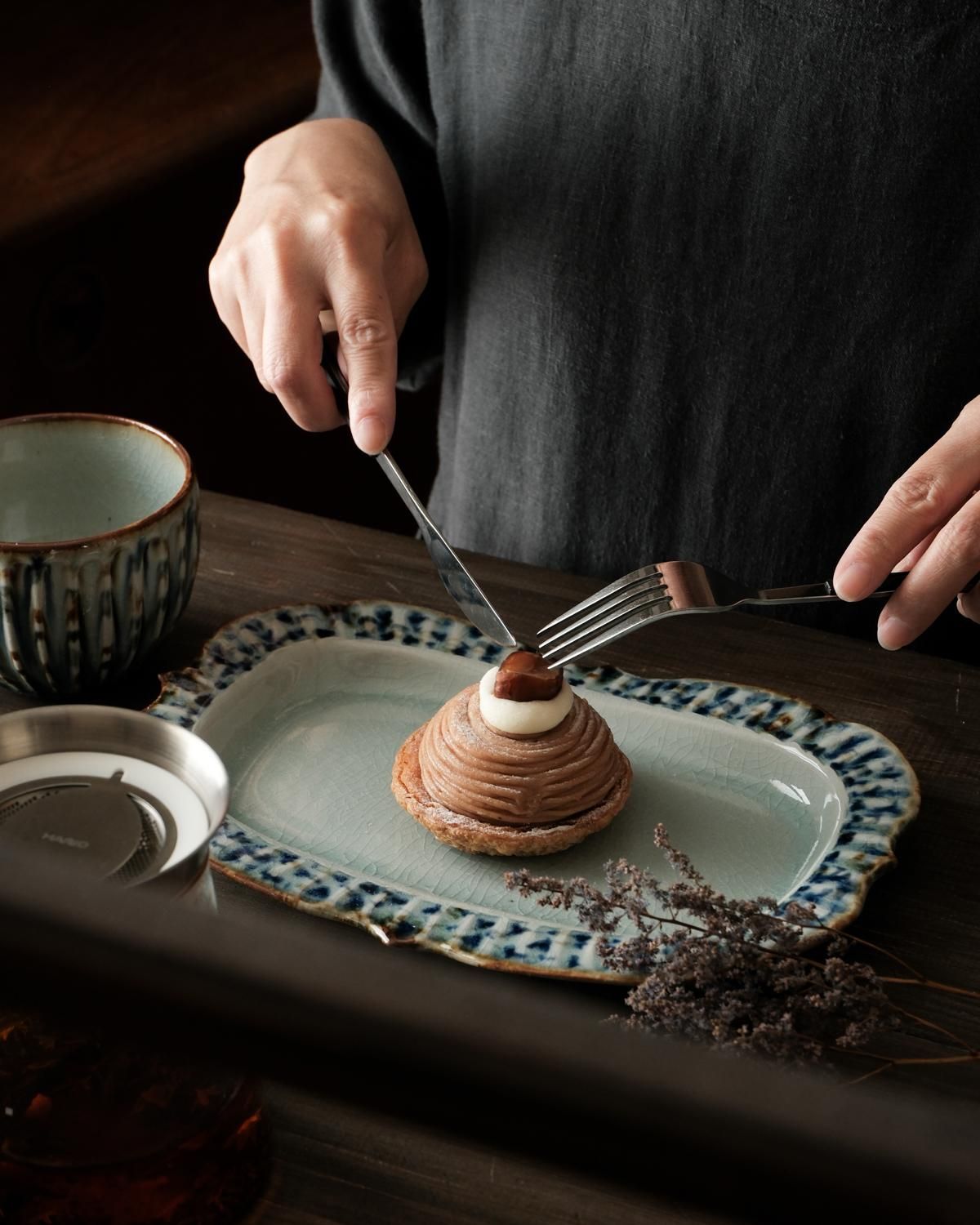 松田啓司・松田奈織子（陶房遊） 錆青／輪花リム付長方深皿 - alltid