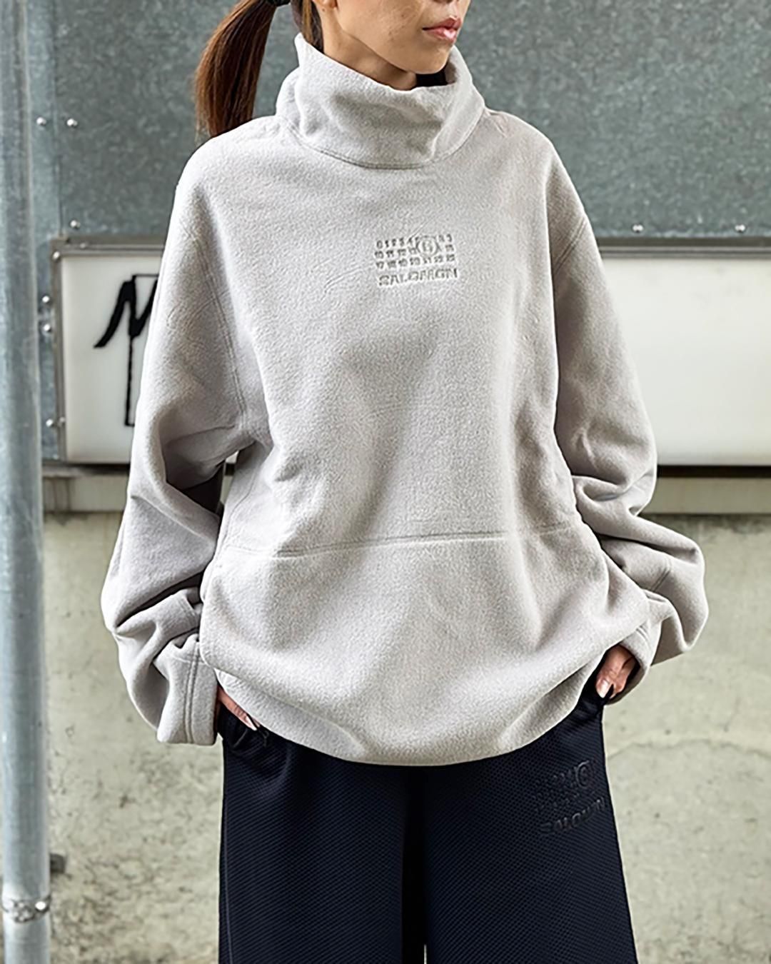 MM6 メゾンマルジェラ × サロモン｜ハイネック フリース プルオーバー