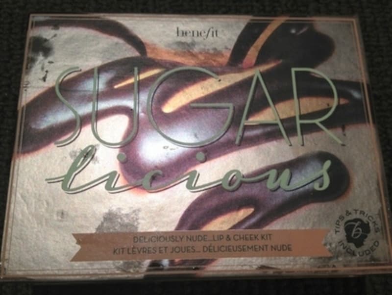 日本未進出のコスメ！benefitのチーク入り4点セット [化粧品・コスメ