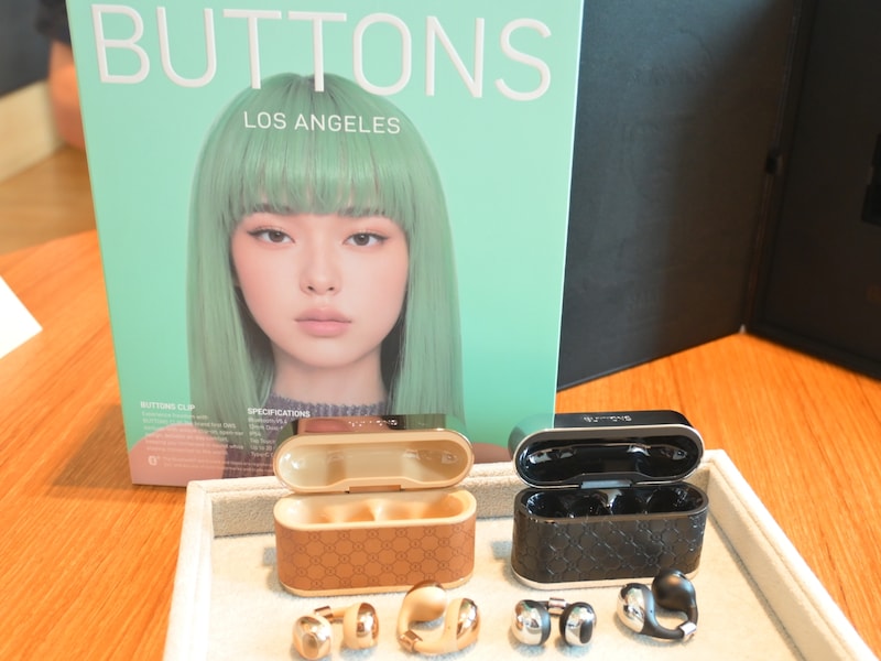 次世代イヤホン「BUTTONS CLIP」は“AIエージェントHALI”との日常会話を