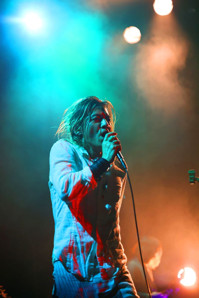 岡本健一率いるADDICT OF THE TRIP MINDS、バンド初MV「HAPPY DAYS幸せ