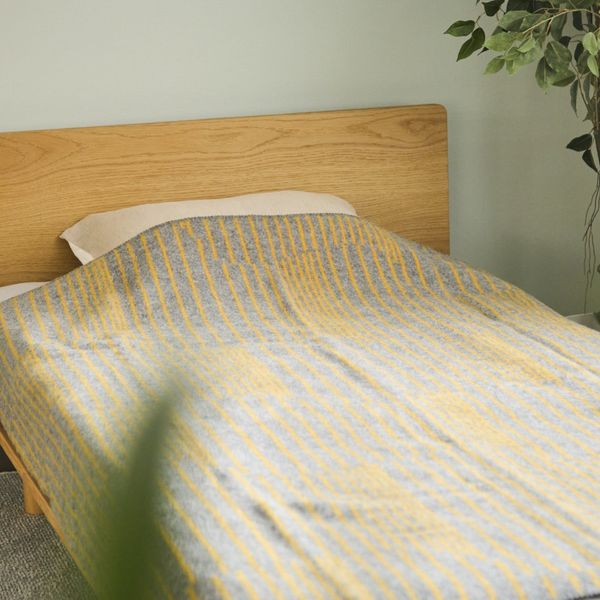 LAPUAN KANKURIT/AURORA blanket 130x180cm -雄大なオーロラを、線と