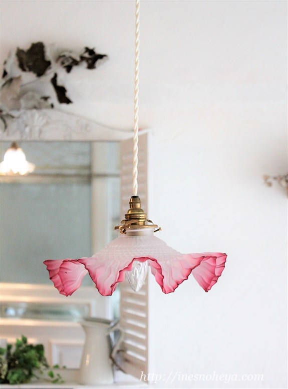 フランスアンティーク・フリルガラスシェード （フロストウエーブ