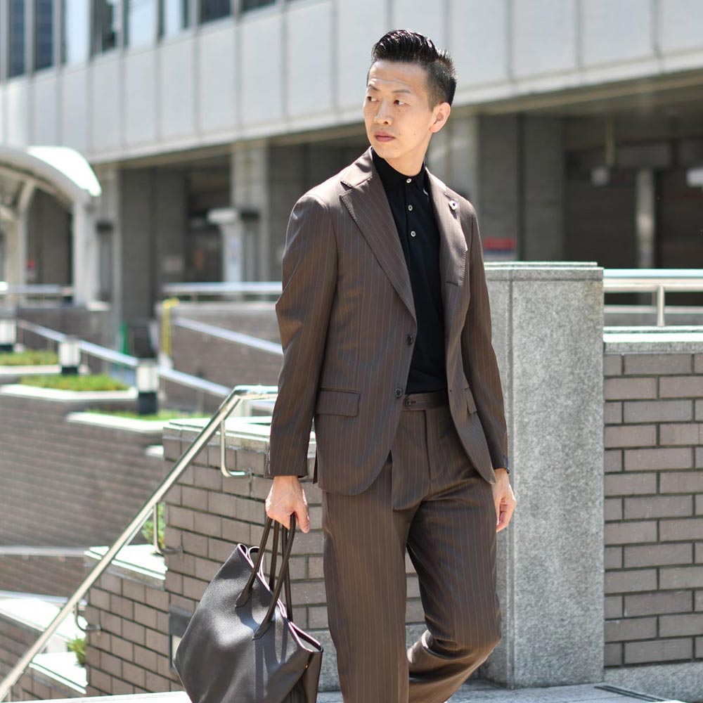 仕事服の自由度が増す今こそブラウンスーツ！LARDINI【ラルディーニ