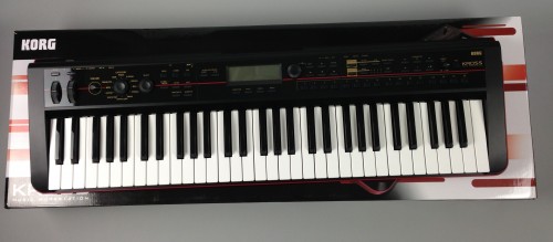レビュー】KORGの最新シンセ「KROSS」を試す。電池駆動もOK、重量も