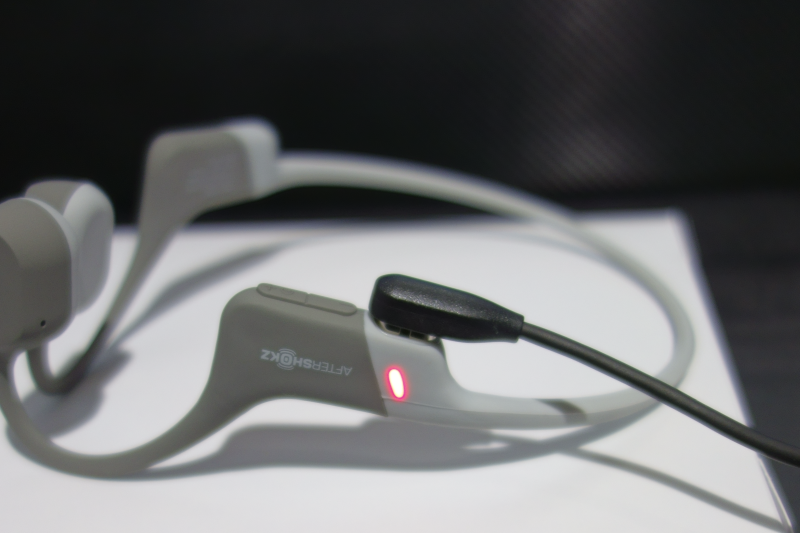 骨伝導ワイヤレスヘッドホン AfterShokz Aeropex - がとらぼ
