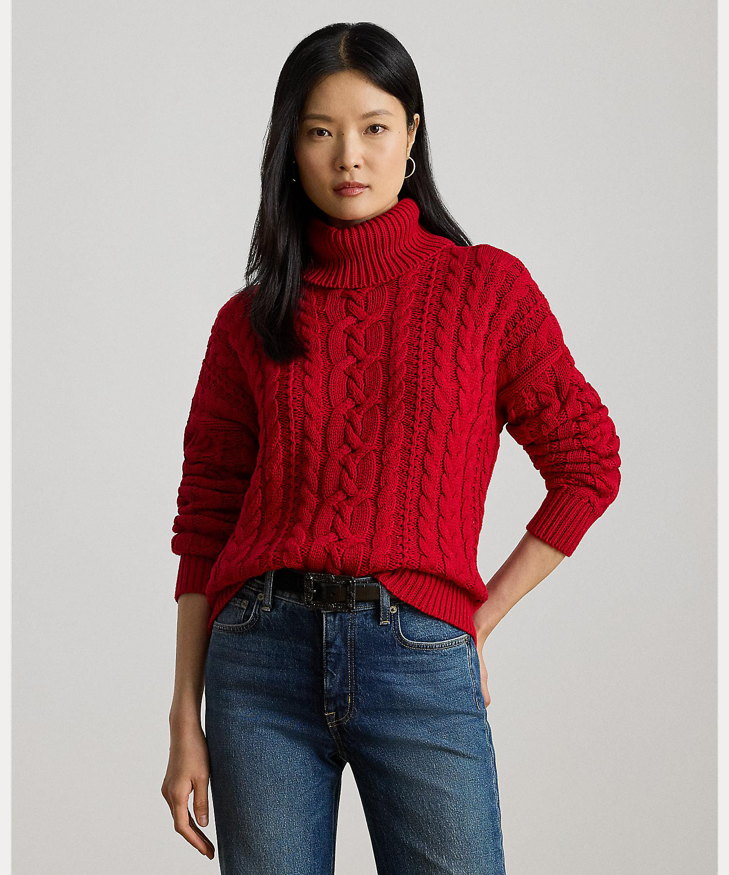 ケーブルニット タートルネック セーター