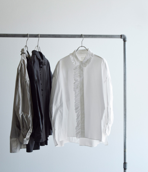 TOUJOURS フリル ワイドシャツ Cotton Triple Yarn Twill Cloth Bishop